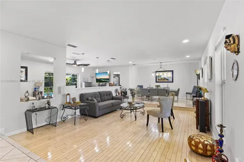 16400 SW 80th Ave, Palmetto Bay FL 33157