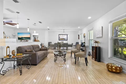 16400 SW 80th Ave, Palmetto Bay FL 33157