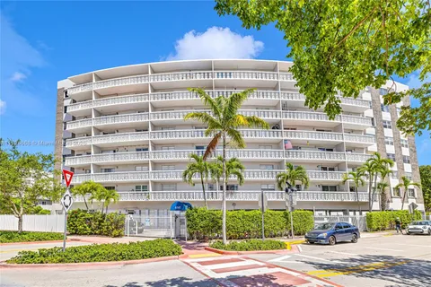 4141 Nautilus Dr # 7J, Miami Beach FL 33140