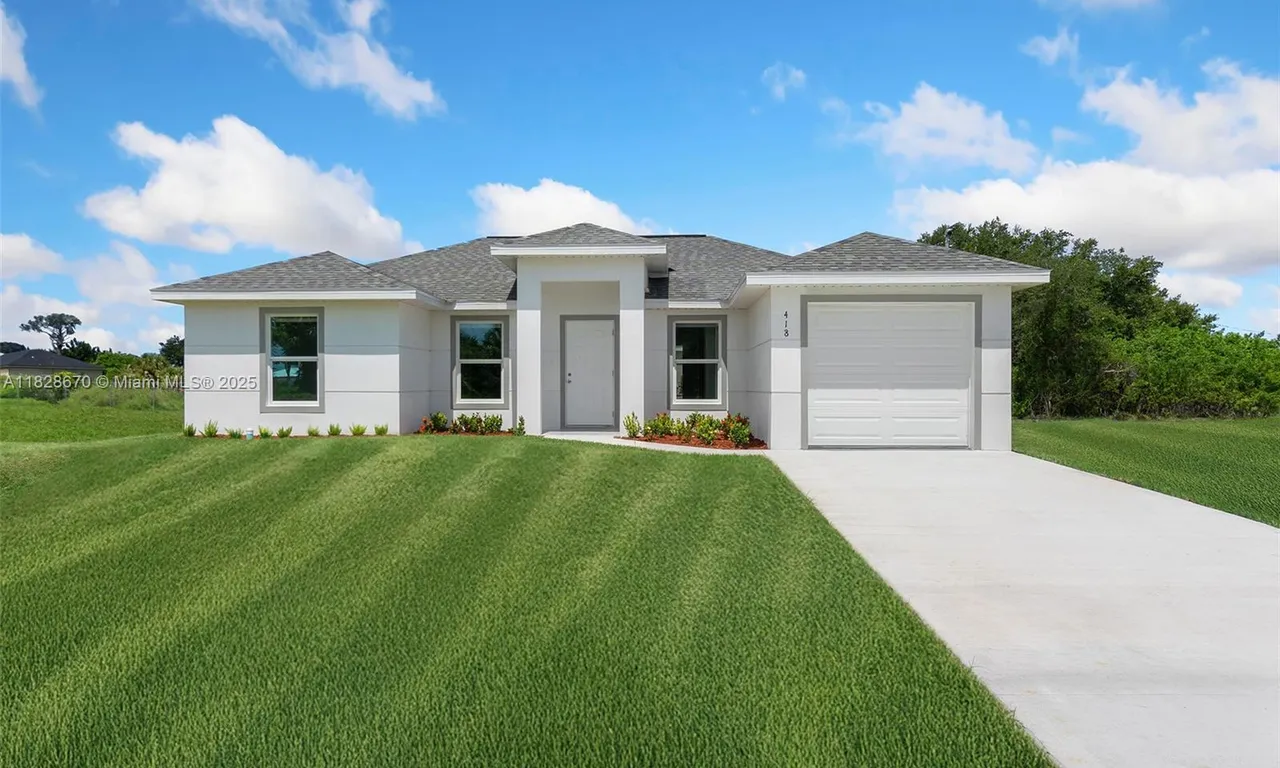 418 PINEHURST AVE, Lehigh Acres FL 33974