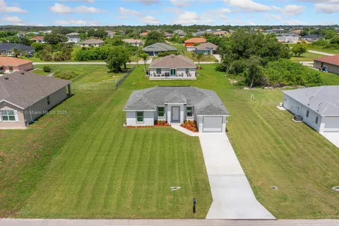 418 PINEHURST AVE, Lehigh Acres FL 33974