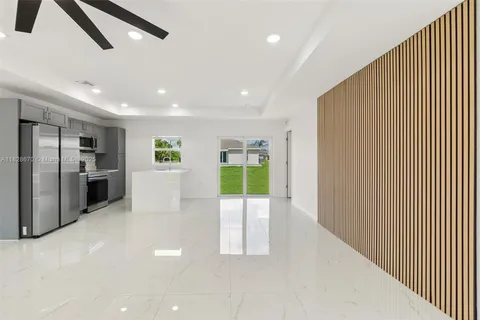 418 PINEHURST AVE, Lehigh Acres FL 33974