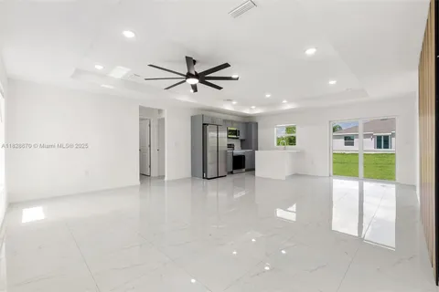 418 PINEHURST AVE, Lehigh Acres FL 33974