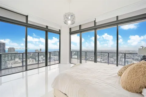 88 SW 7th St # 4101, Miami FL 33130