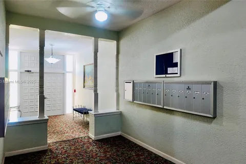 2250 NE 66th St # 1504, Fort Lauderdale FL 33308