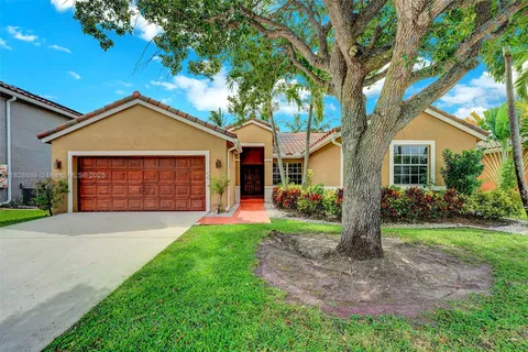 275 SW 198th Ter, Pembroke Pines FL 33029