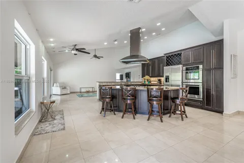 5452 SW 88th Ter, Cooper City FL 33328