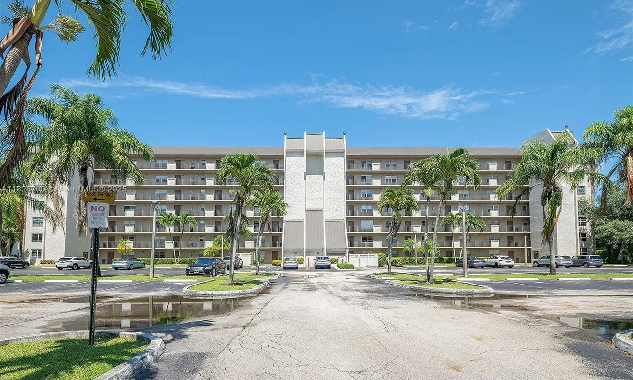 3150 W Rolling Hills Cir # 307, Davie FL 33328