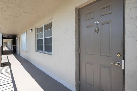 3150 W Rolling Hills Cir # 307, Davie FL 33328