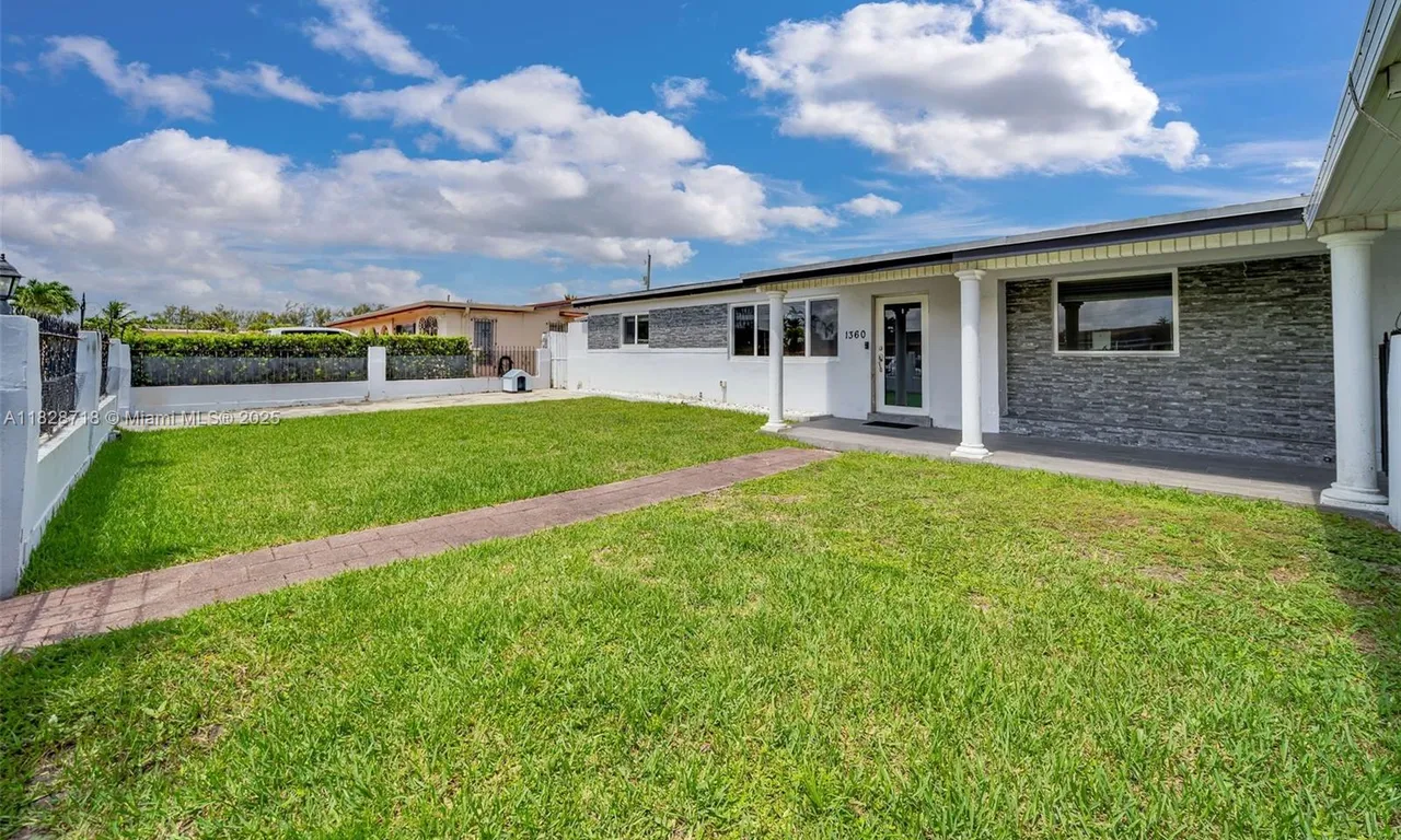 1360 W 4th Ln # 0, Hialeah FL 33010