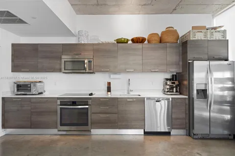 151 SE 1st St # 3102, Miami FL 33131