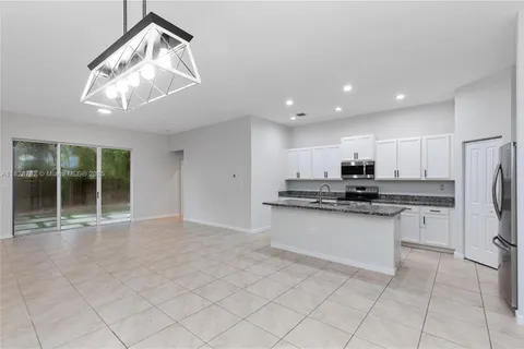 4152 NE 20th St, Homestead FL 33033