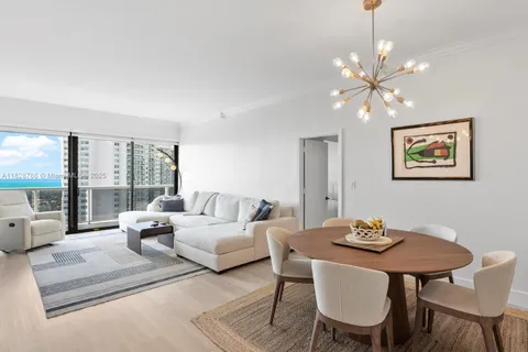 20505 E Country Club Dr, Aventura FL 33180