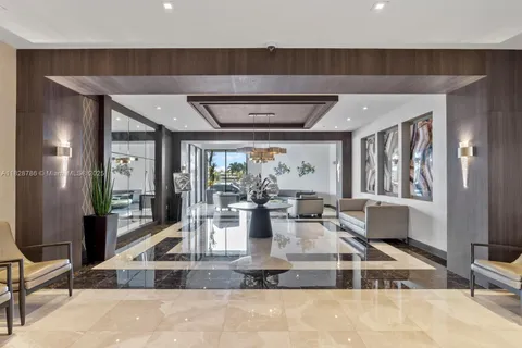 20505 E Country Club Dr, Aventura FL 33180