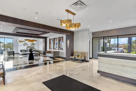 20505 E Country Club Dr, Aventura FL 33180