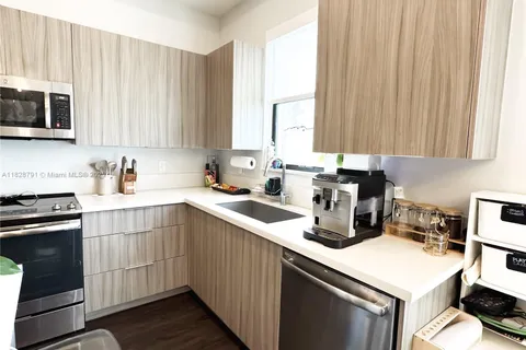 10455 NW 82nd St # 32, Doral FL 33178