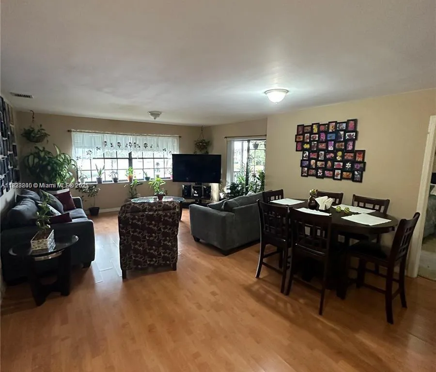 3655 NW 94th Ave # 8H, Sunrise FL 33351