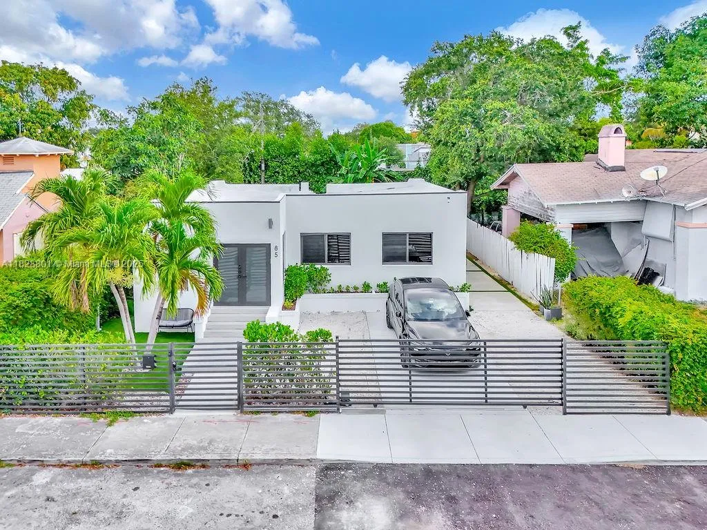 85 NW 47th St # 0, Miami FL 33127