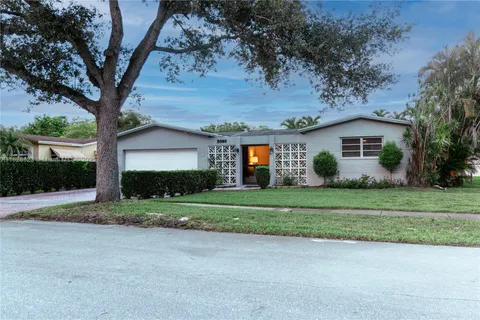 5090 SW 89th Ave, Cooper City FL 33328