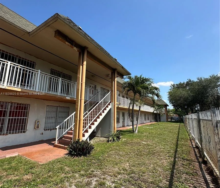 251 NW 177th St # 206, Miami Gardens FL 33169