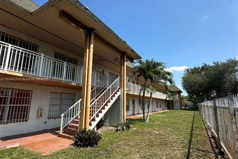 251 NW 177th St # 206, Miami Gardens FL 33169