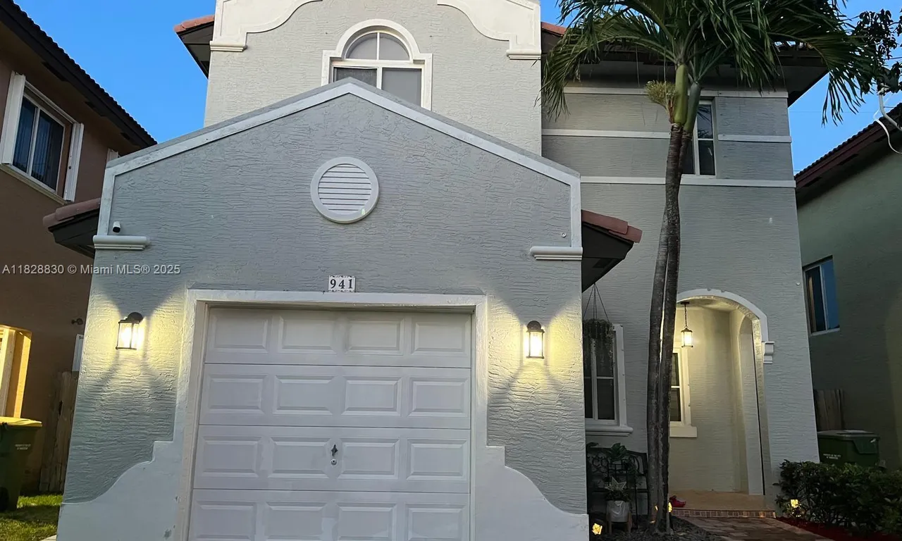 941 NE 41st Ter, Homestead FL 33033