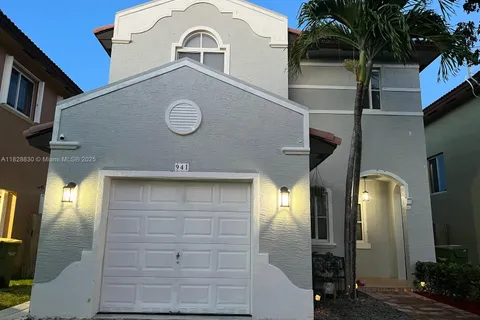941 NE 41st Ter, Homestead FL 33033