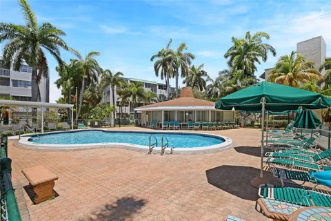 1333 E Hallandale Beach Blvd # 104, Hallandale Beach FL 33009
