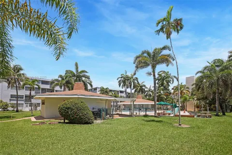 1333 E Hallandale Beach Blvd # 104, Hallandale Beach FL 33009