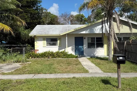 3273 Grove Rd, Boynton Beach FL 33435