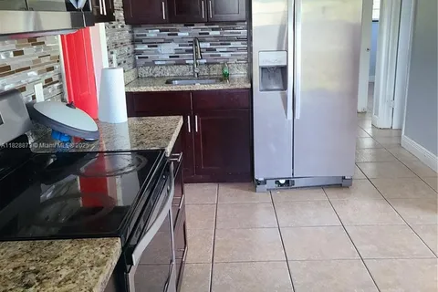 1721 NW 152nd St, Miami Gardens FL 33054