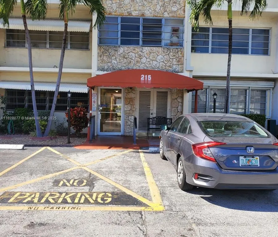 215 SE 3rd Ave # 302D, Hallandale Beach FL 33009