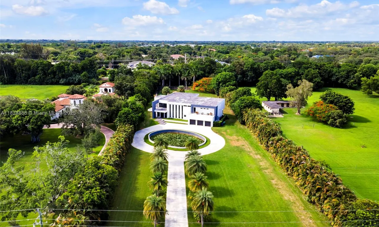 13441 Mustang Trl, Southwest Ranches FL 33330