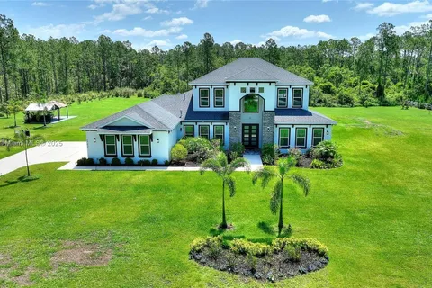 1702 Hidden Palms Dr, Davenport FL 33897