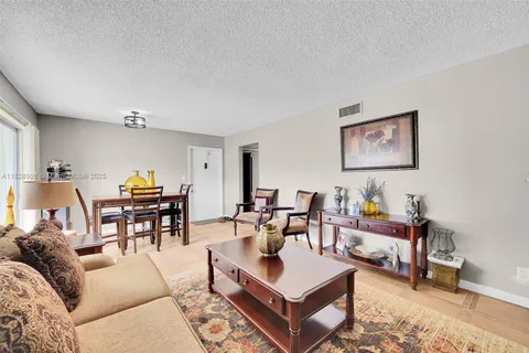 470 N Laurel Dr # 3A, Margate FL 33063