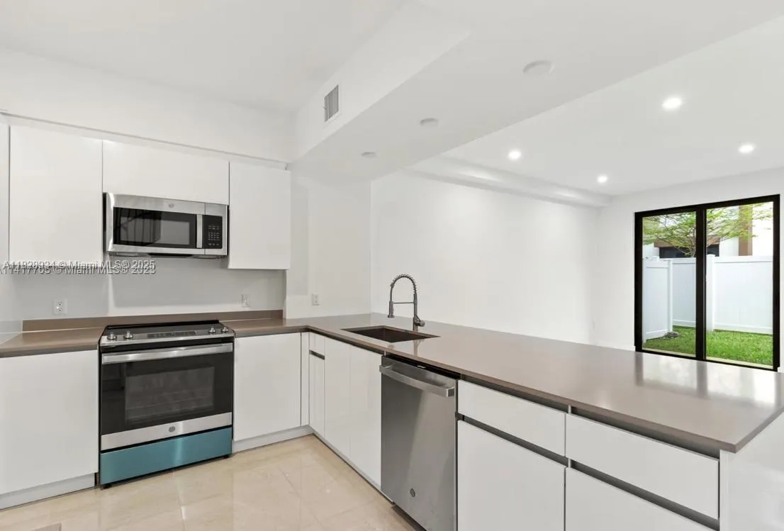 4130 N Oak Pl # 4130, Dania Beach FL 33314