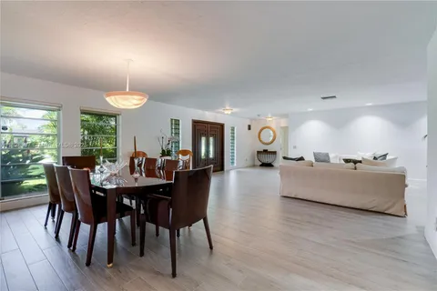 8121 SW 139th Ter, Palmetto Bay FL 33158