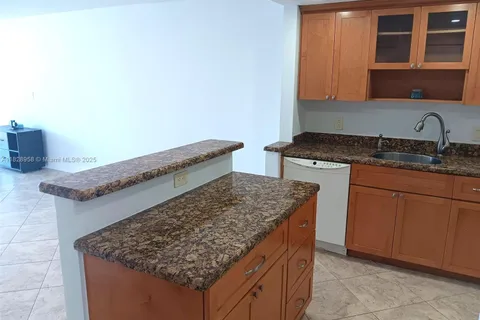 3703 NE 166th St # 709, North Miami Beach FL 33160