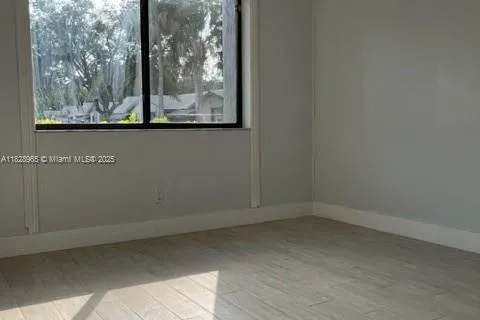 447 Lakeview Dr # 5, Weston FL 33326