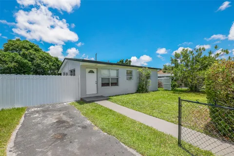14971 Polk St, Miami FL 33176