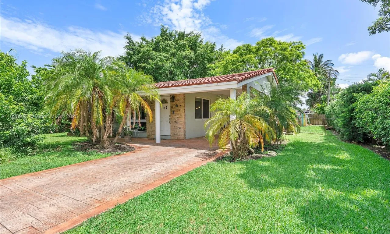 220 NW 35th Ct, Oakland Park FL 33309