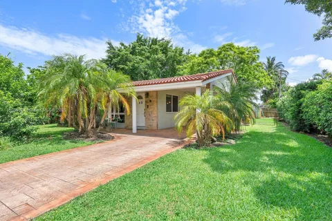 220 NW 35th Ct, Oakland Park FL 33309