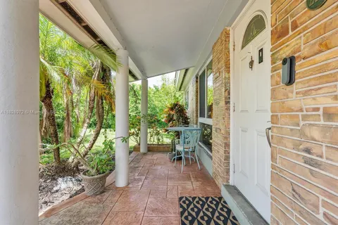 220 NW 35th Ct, Oakland Park FL 33309