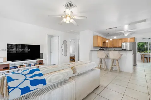 220 NW 35th Ct, Oakland Park FL 33309
