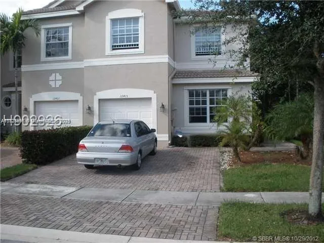 12415 SW 42nd St, Miramar FL 33027