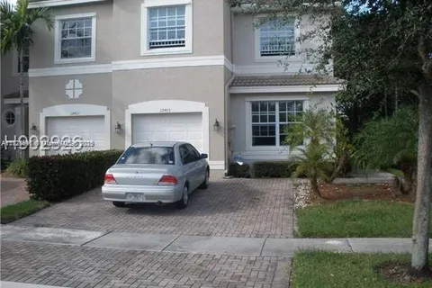 12415 SW 42nd St, Miramar FL 33027