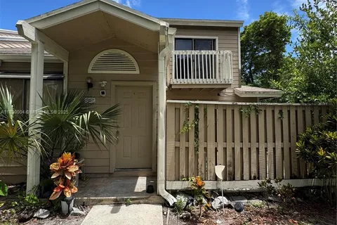 7157 Sportsmans Dr, North Lauderdale FL 33068
