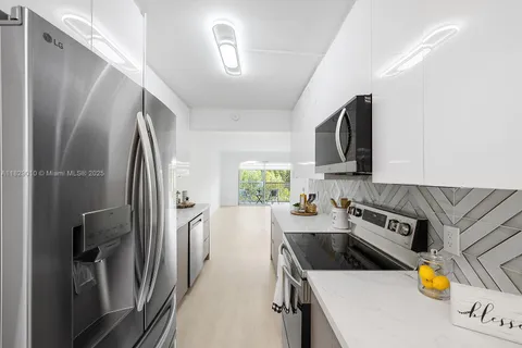 12501 SW 14th St # 313R, Pembroke Pines FL 33027