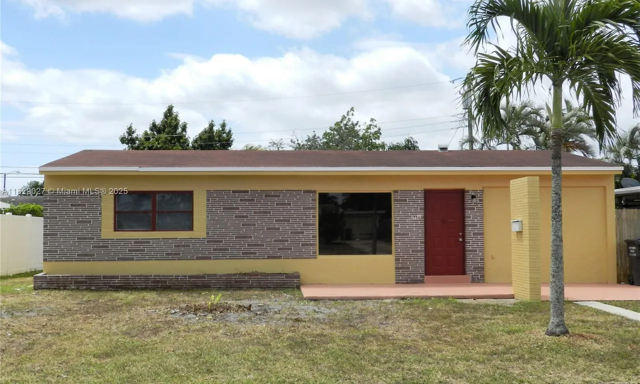 7580 Fillmore St, Hollywood FL 33024