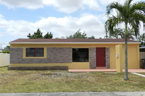 7580 Fillmore St, Hollywood FL 33024
